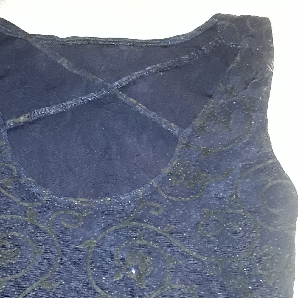 shirt - Picture 2 of 3